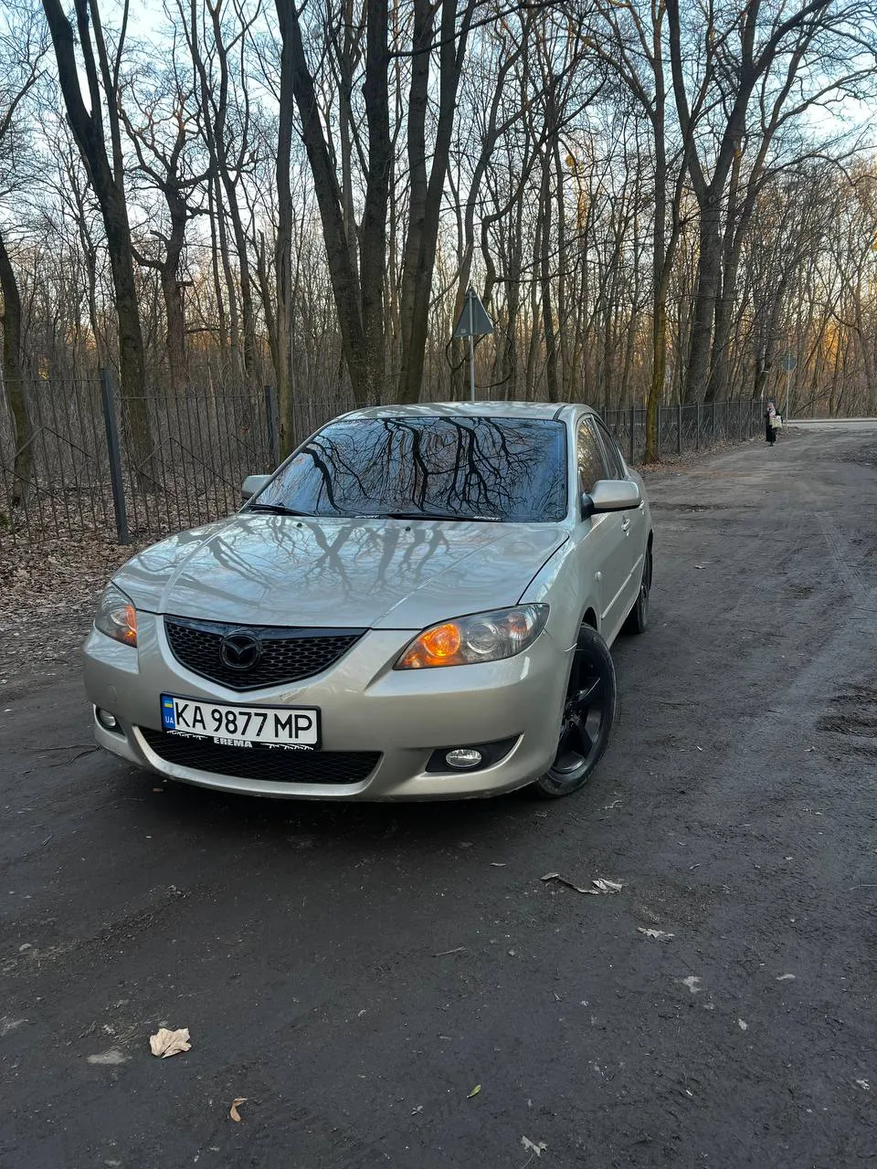 Mazda 3 - фото 2