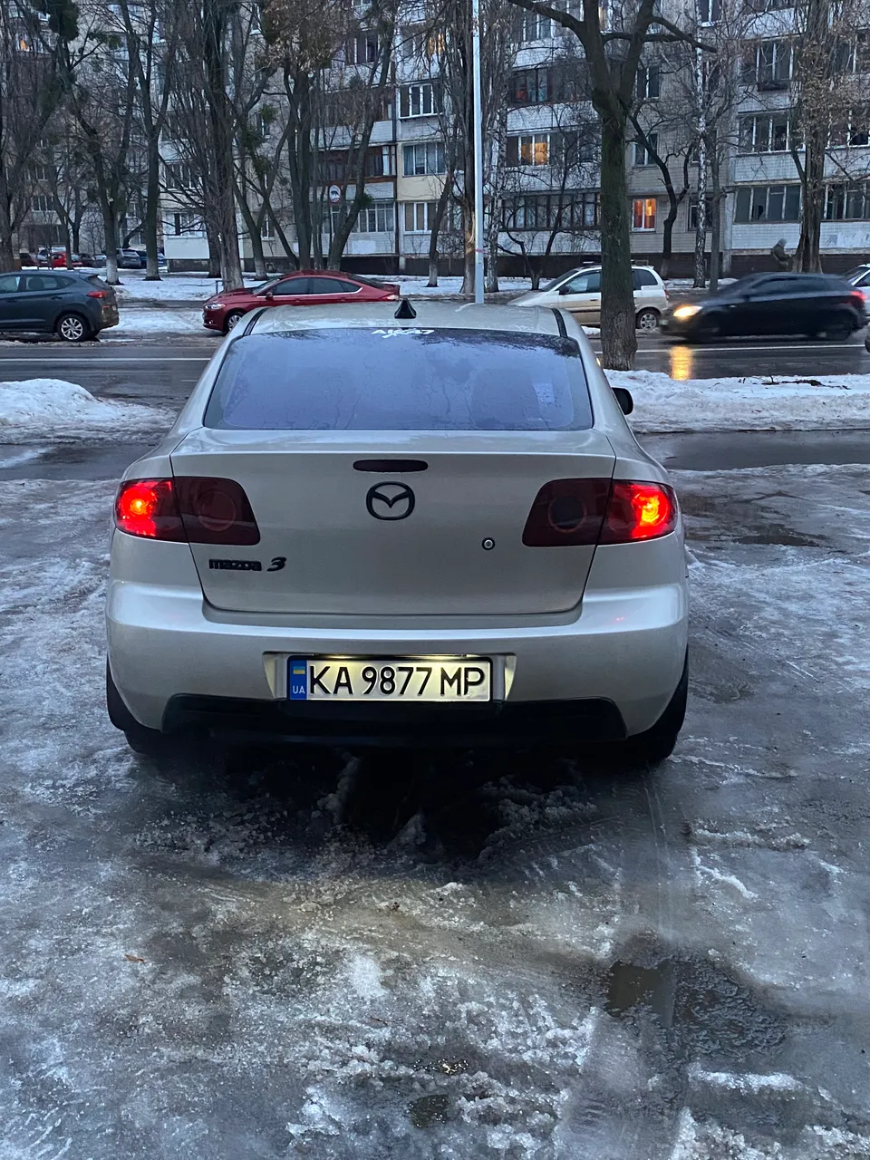 Mazda 3 - фото 10