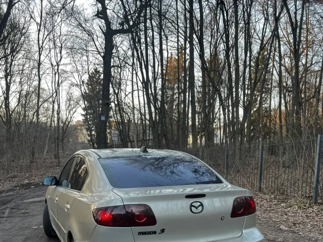 Mazda 3 - фото 4