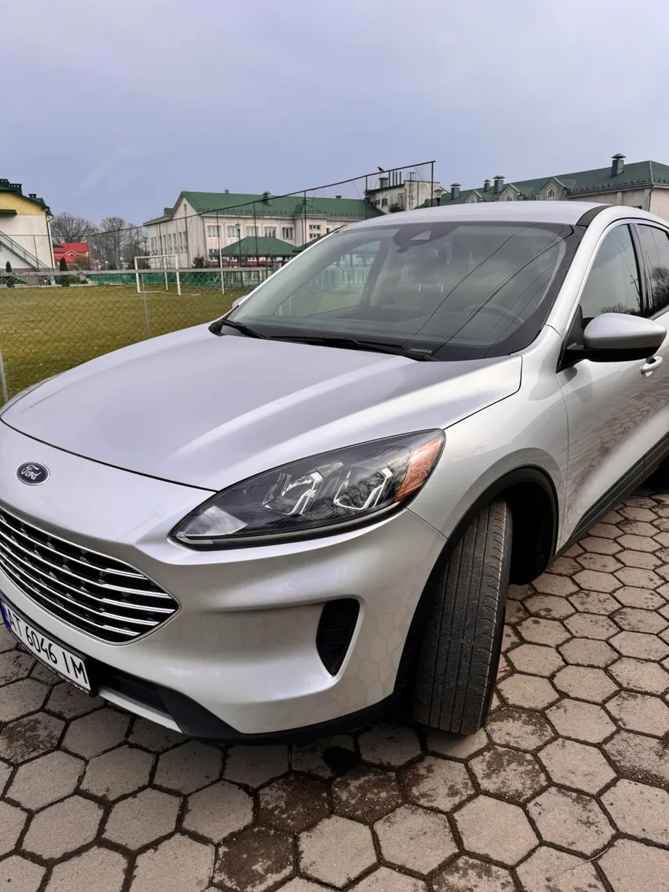 Ford Escape - фото 1