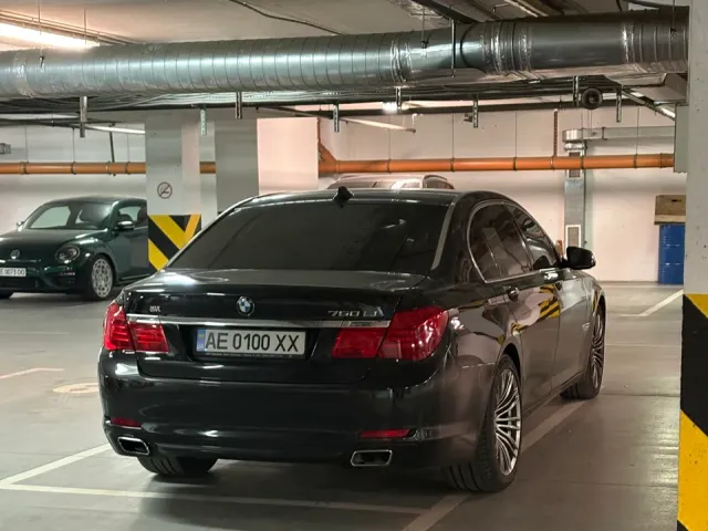 BMW 7 серії - фото 1