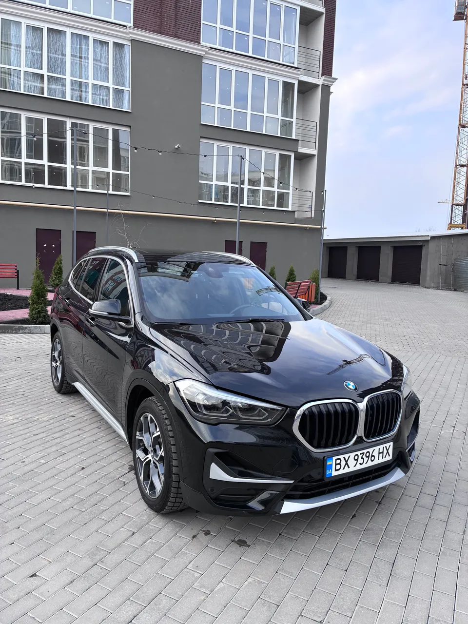 BMW X1 - фото 1
