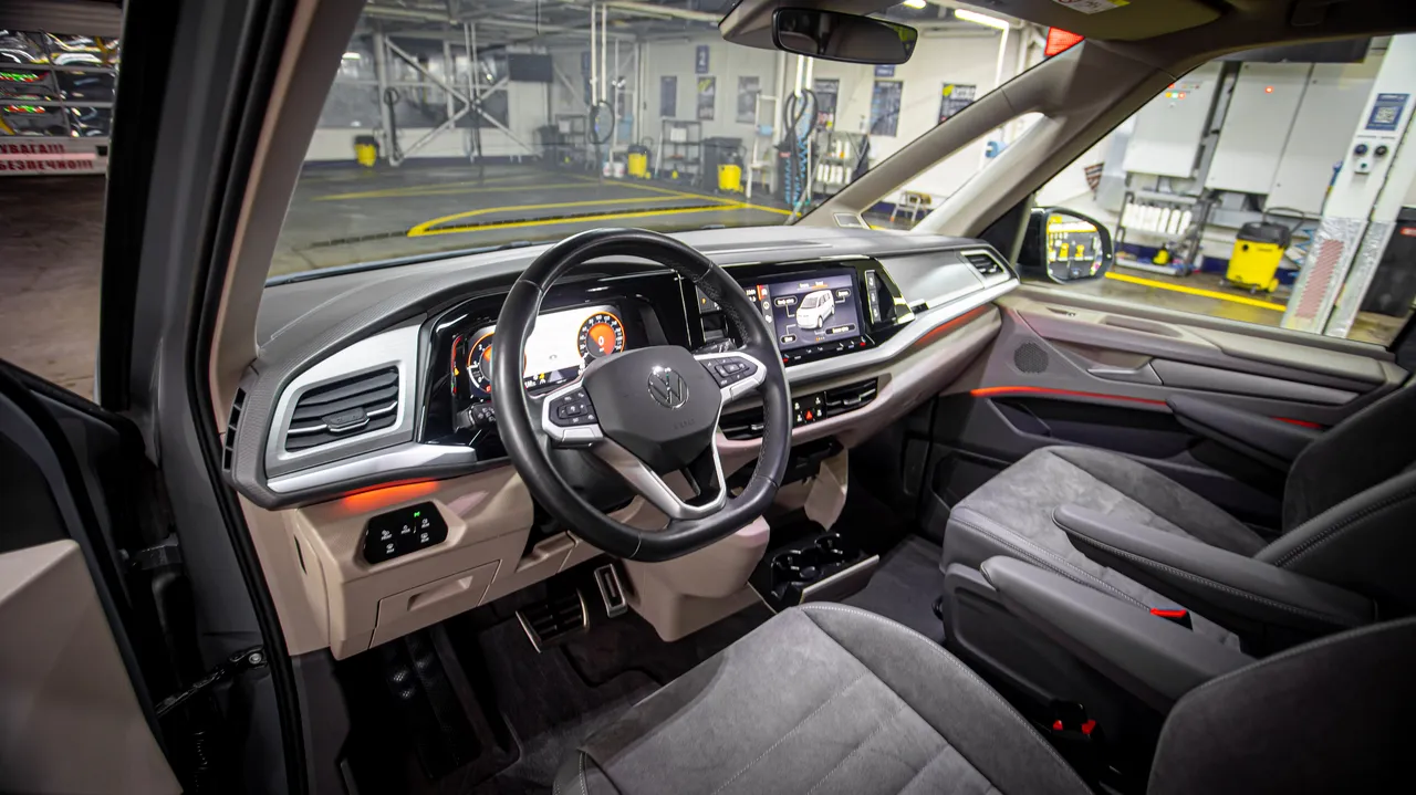 Volkswagen Multivan - фото 77