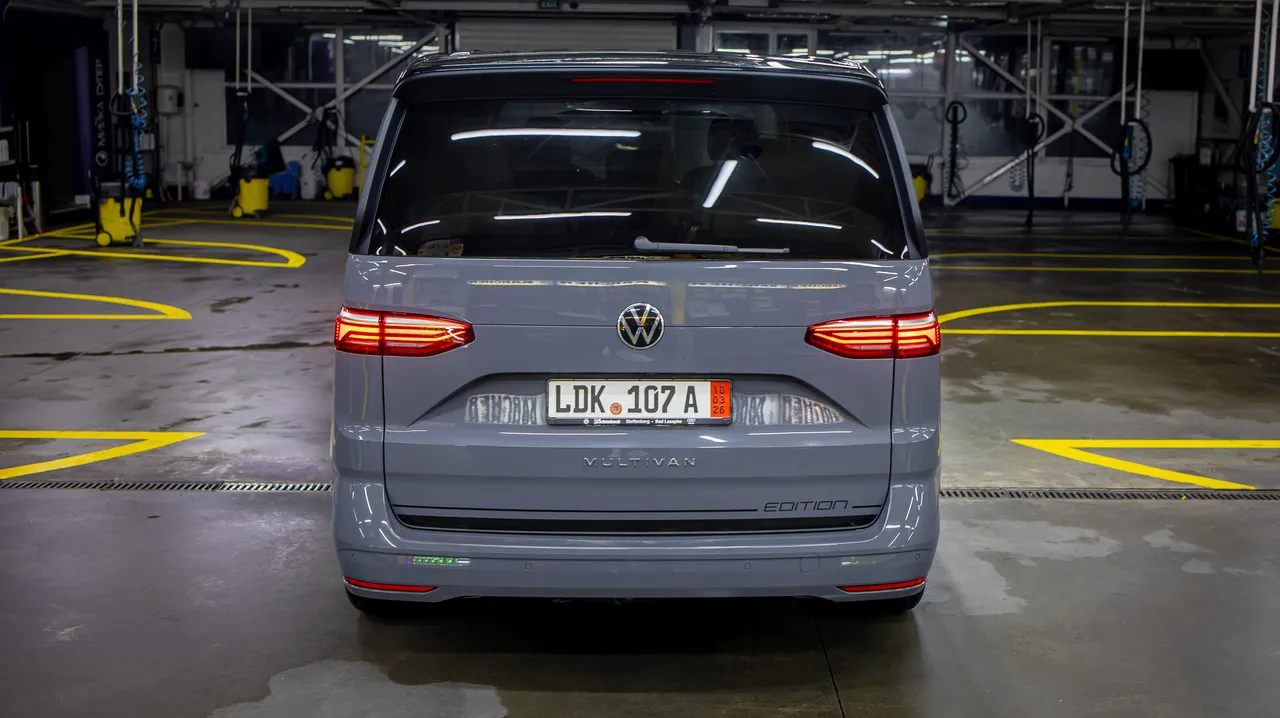 Volkswagen Multivan - фото 21