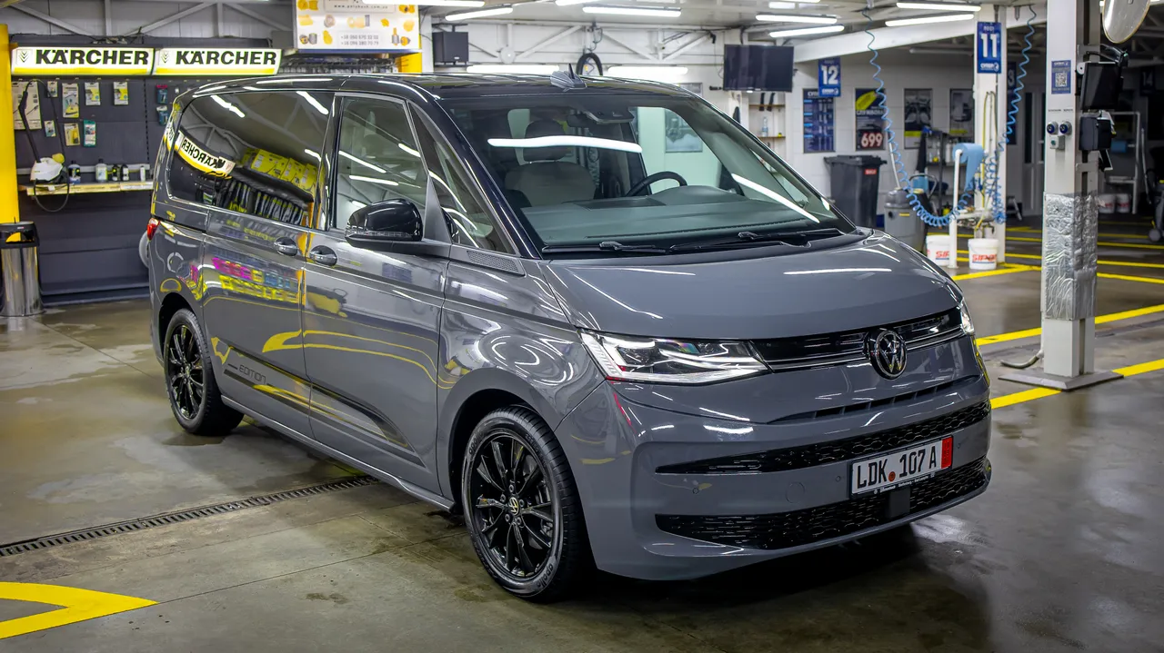 Volkswagen Multivan - фото 19