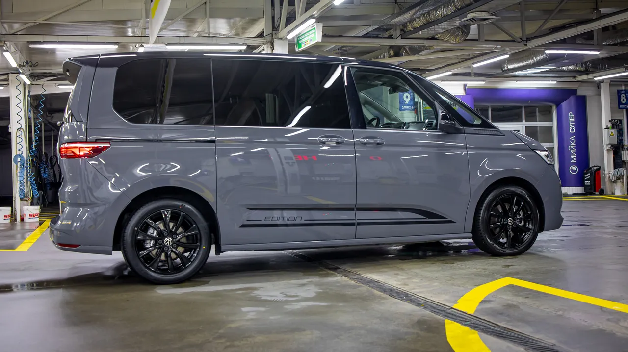 Volkswagen Multivan - фото 4