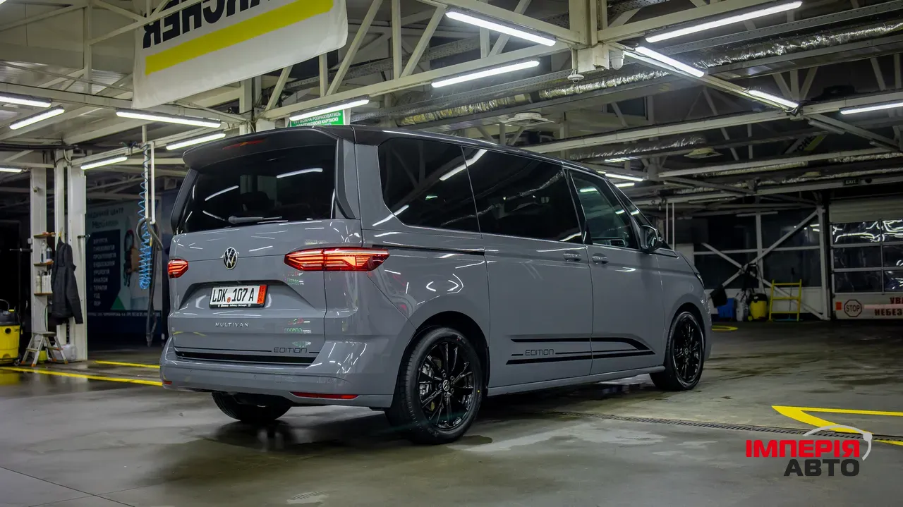 Volkswagen Multivan - фото 14