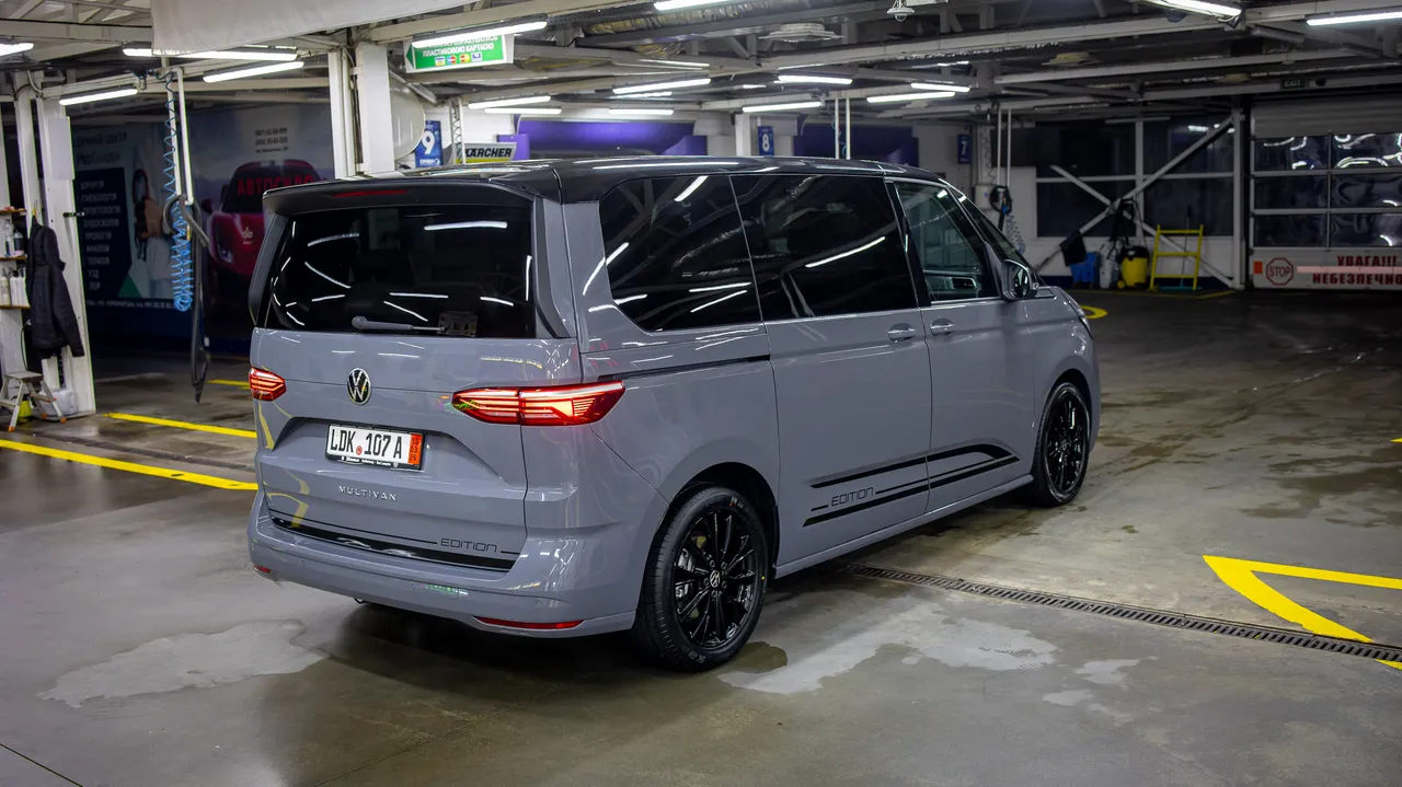 Volkswagen Multivan - фото 22