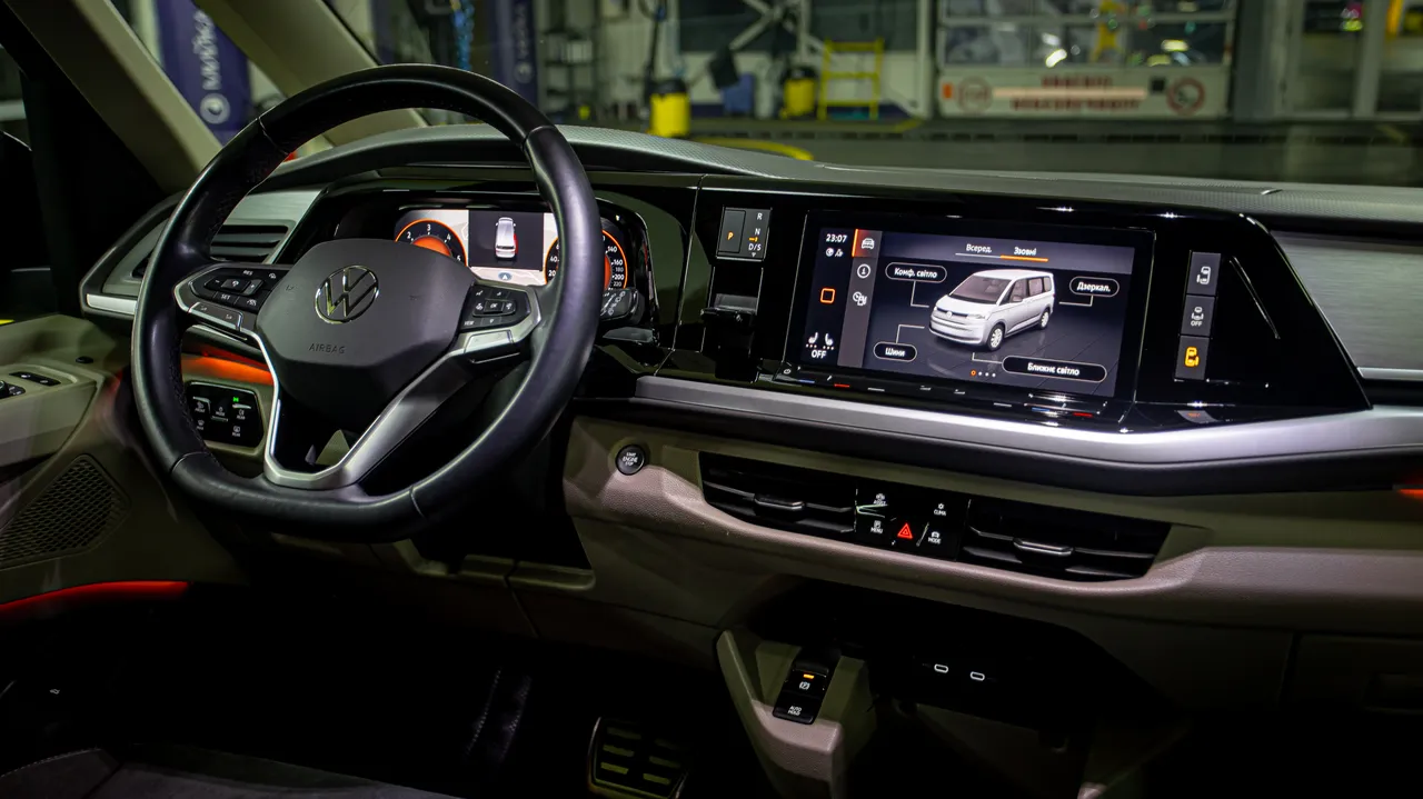 Volkswagen Multivan - фото 69