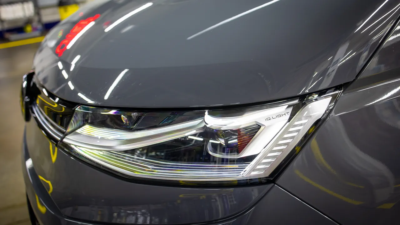 Volkswagen Multivan - фото 32