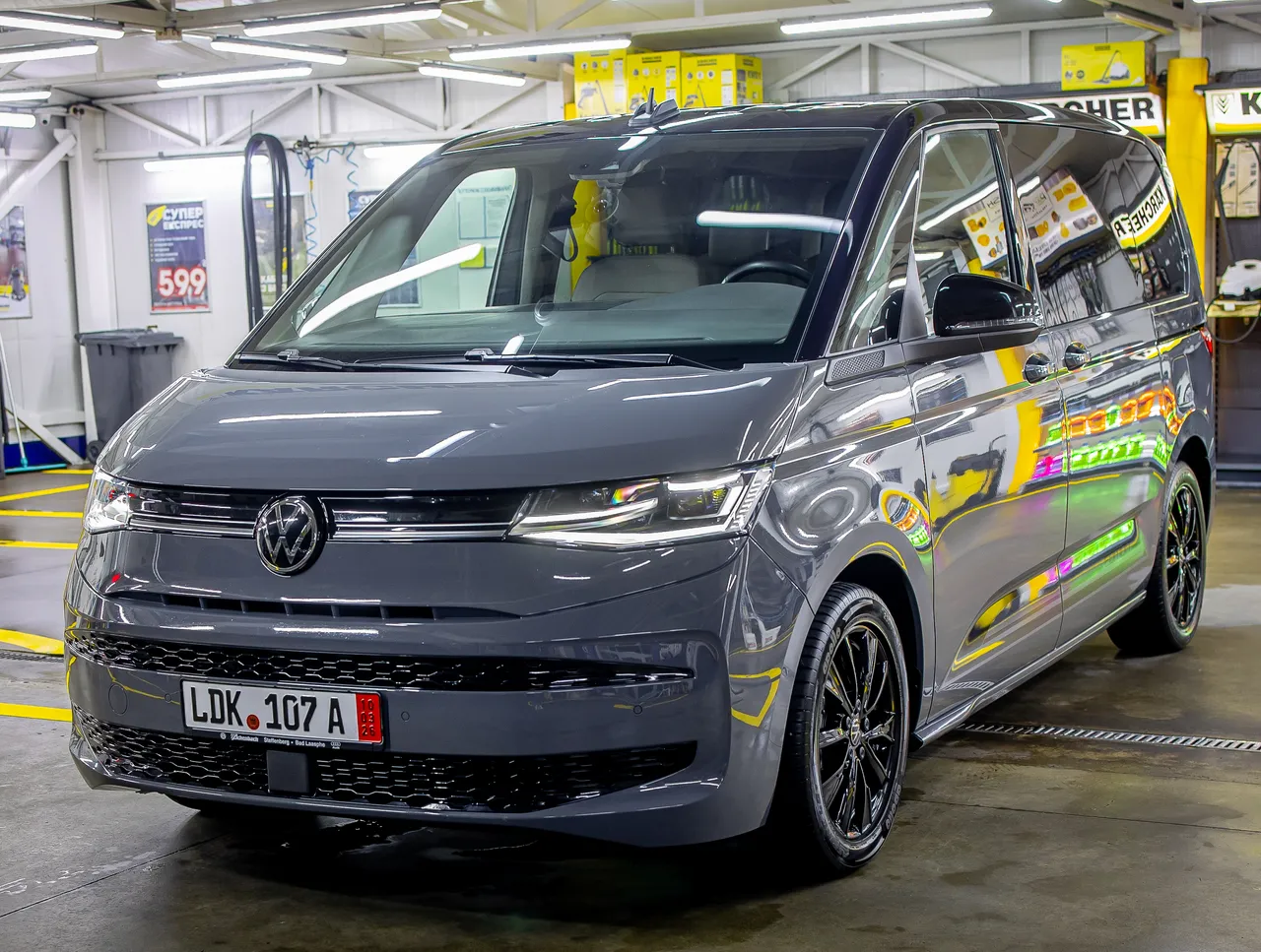 Volkswagen Multivan - фото 25