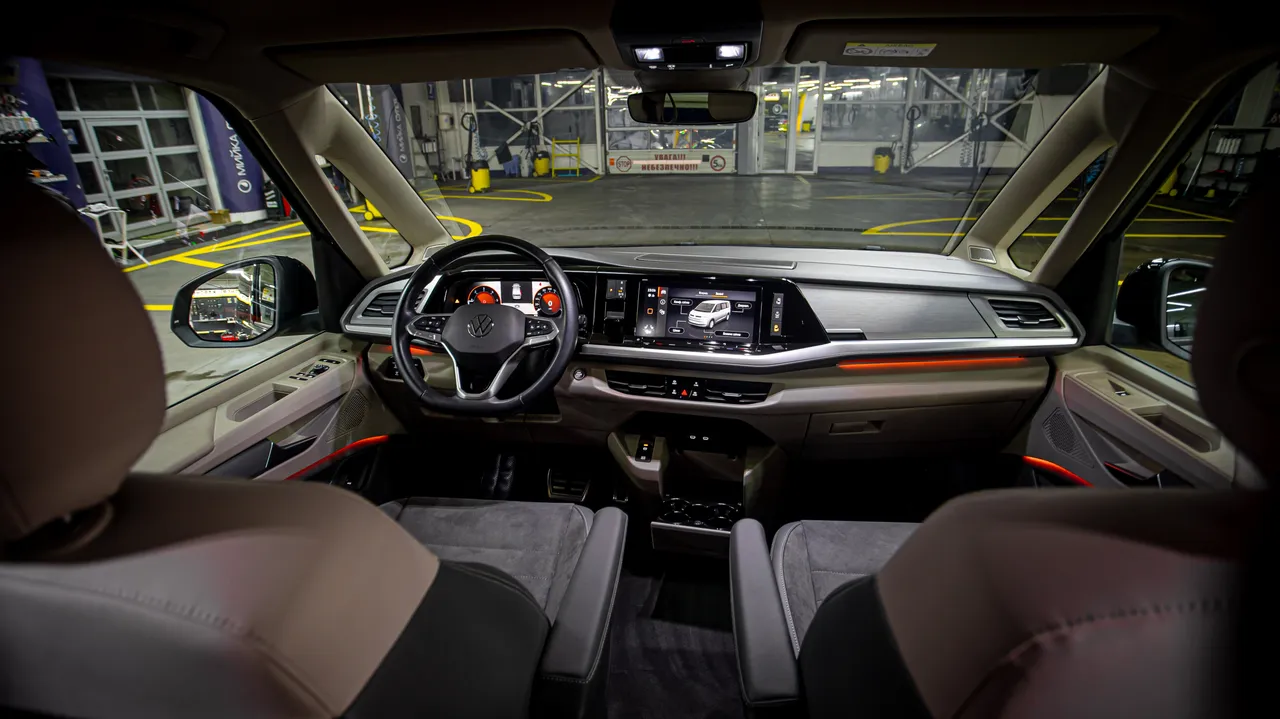 Volkswagen Multivan - фото 70