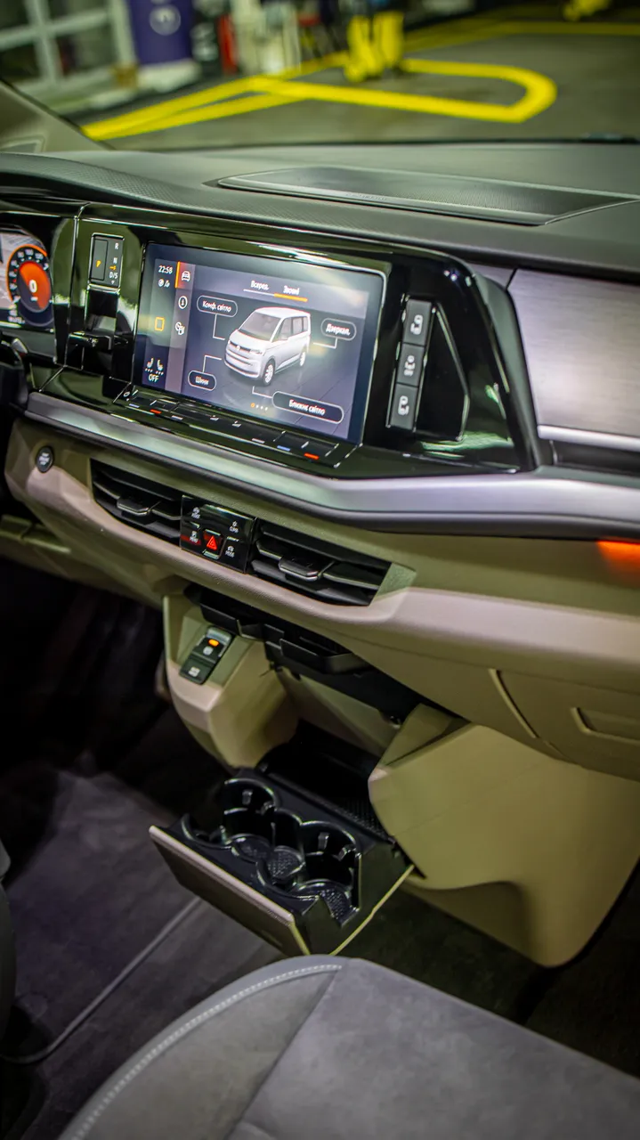 Volkswagen Multivan - фото 96