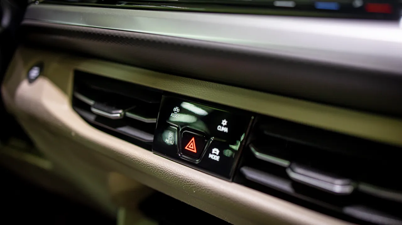 Volkswagen Multivan - фото 88