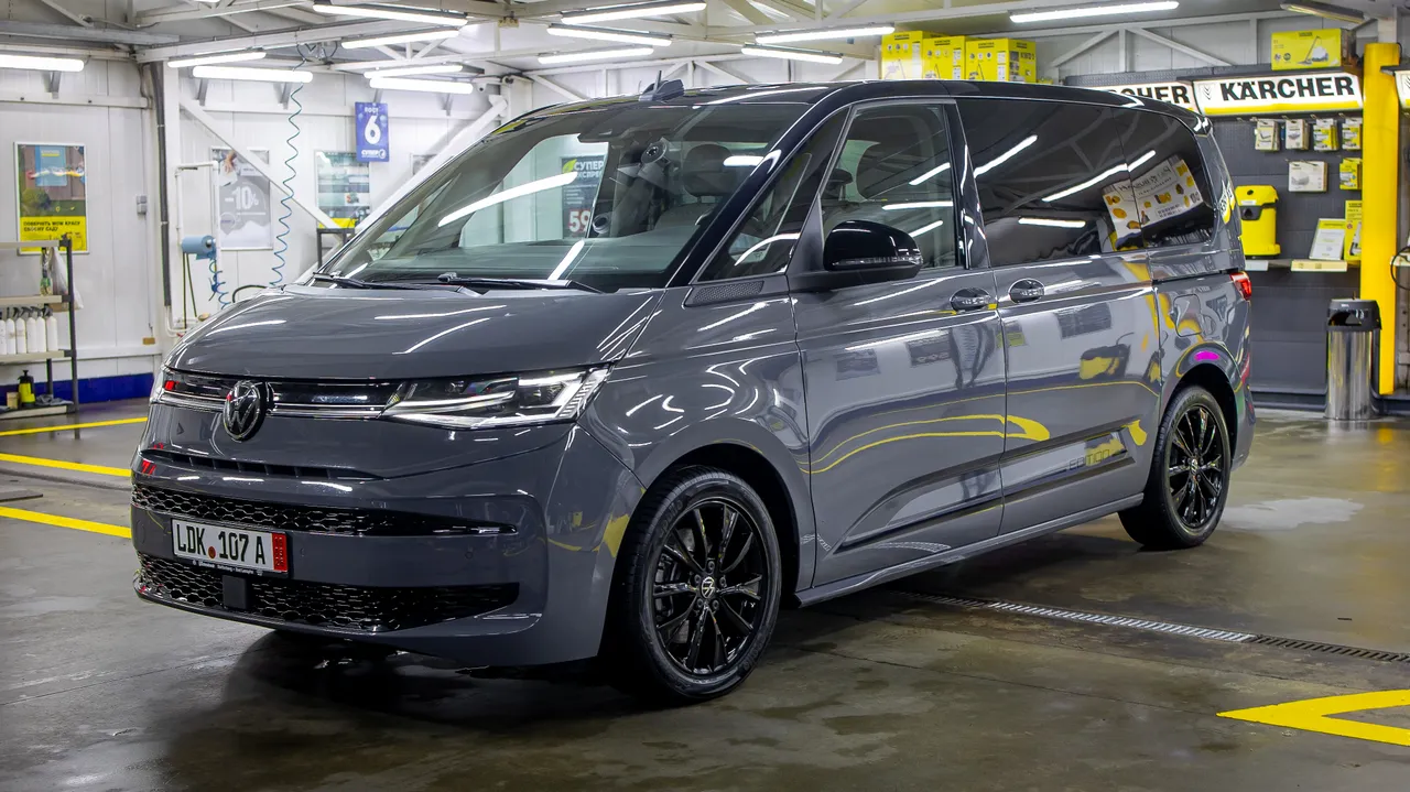 Volkswagen Multivan - фото 8