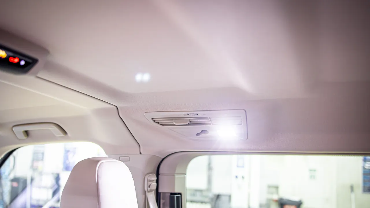 Volkswagen Multivan - фото 78