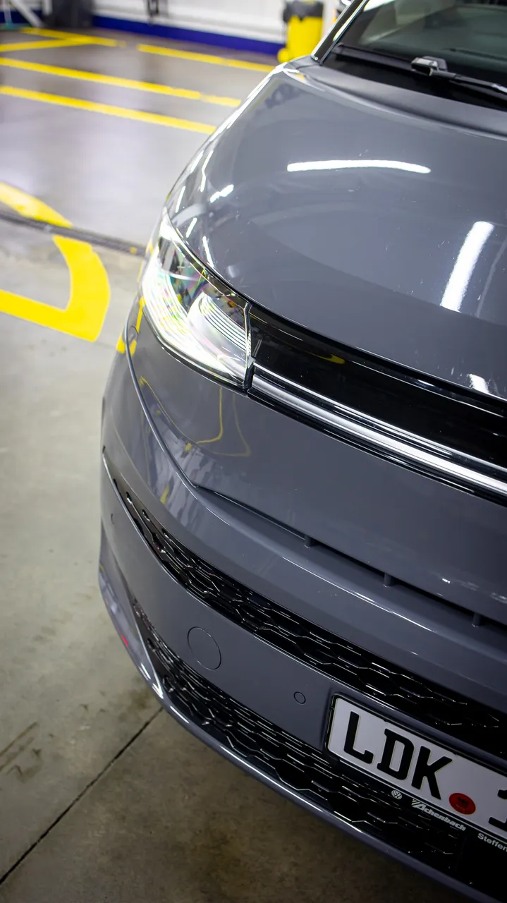 Volkswagen Multivan - фото 28