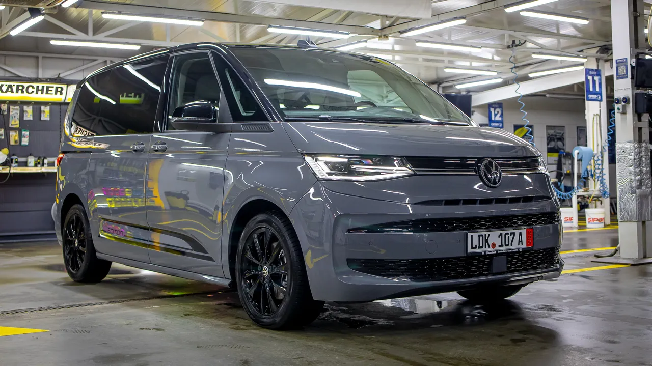 Volkswagen Multivan - фото 3