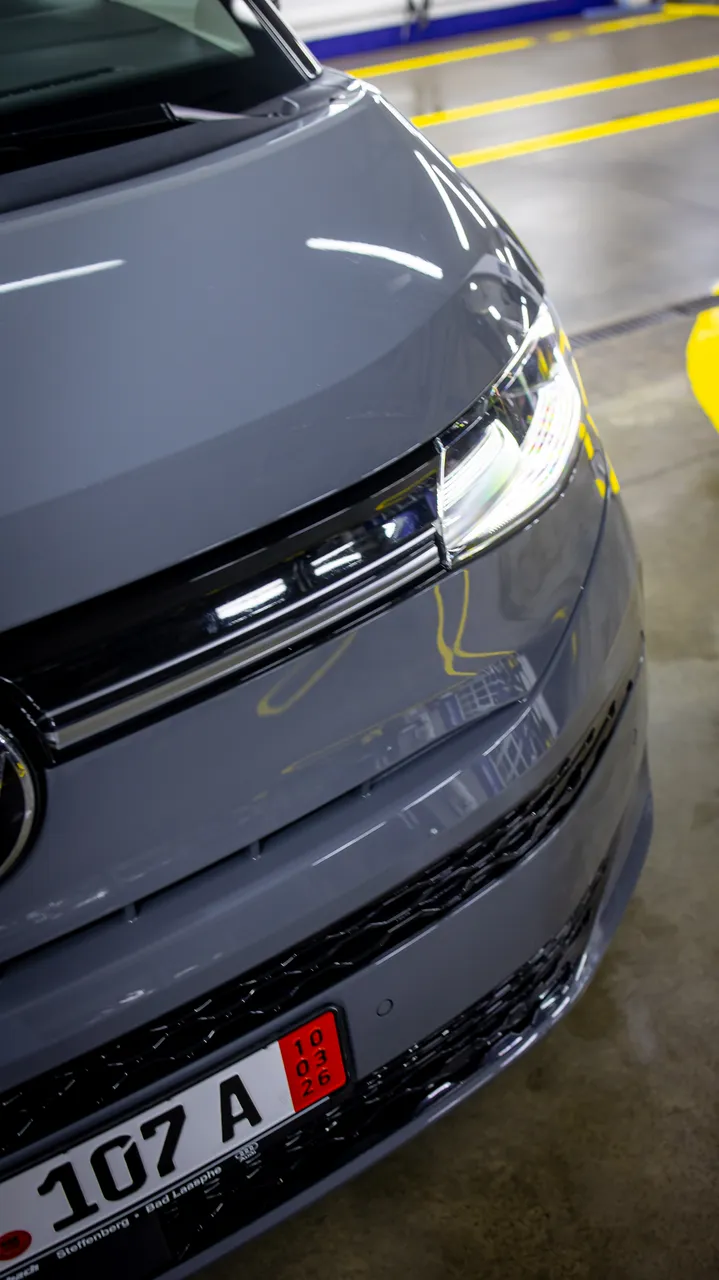 Volkswagen Multivan - фото 29