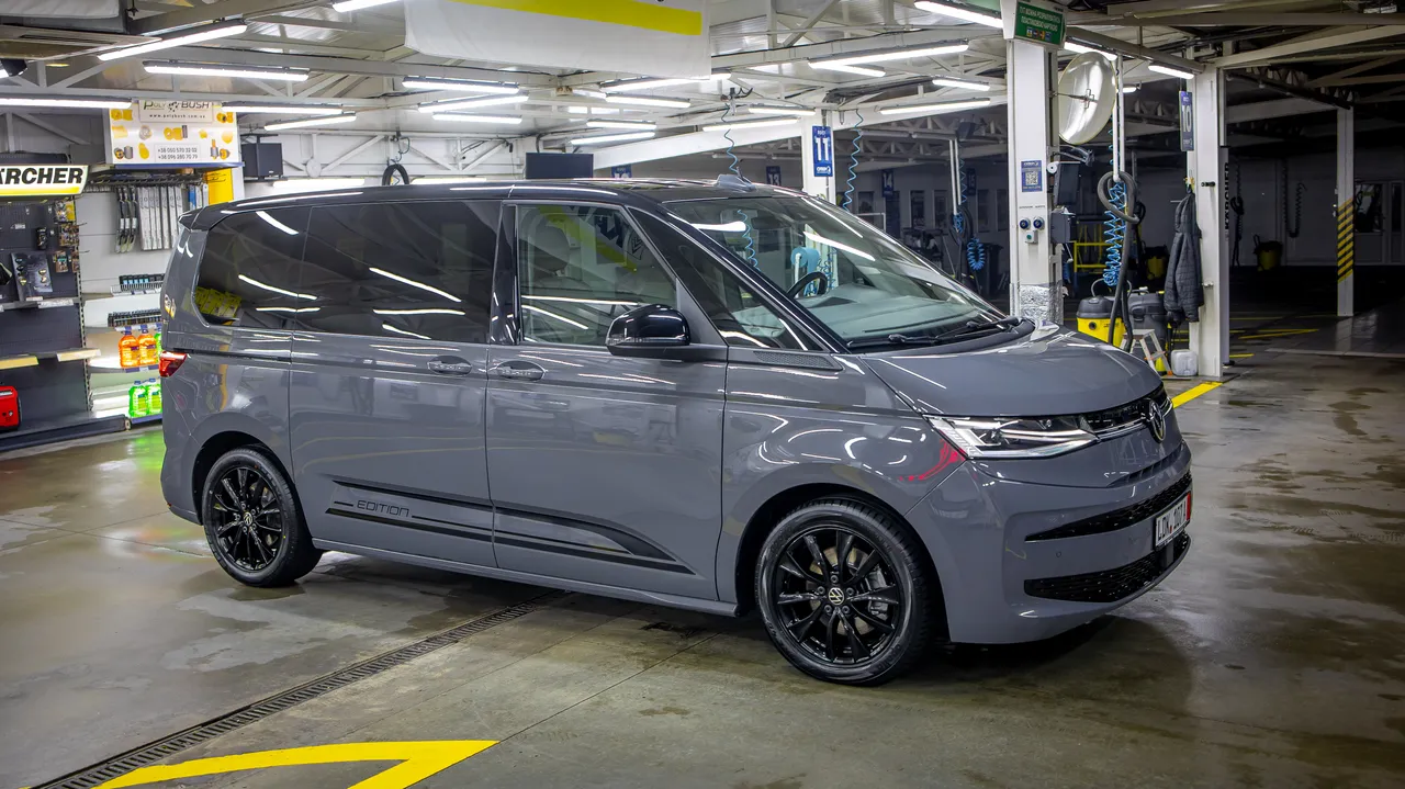 Volkswagen Multivan - фото 20