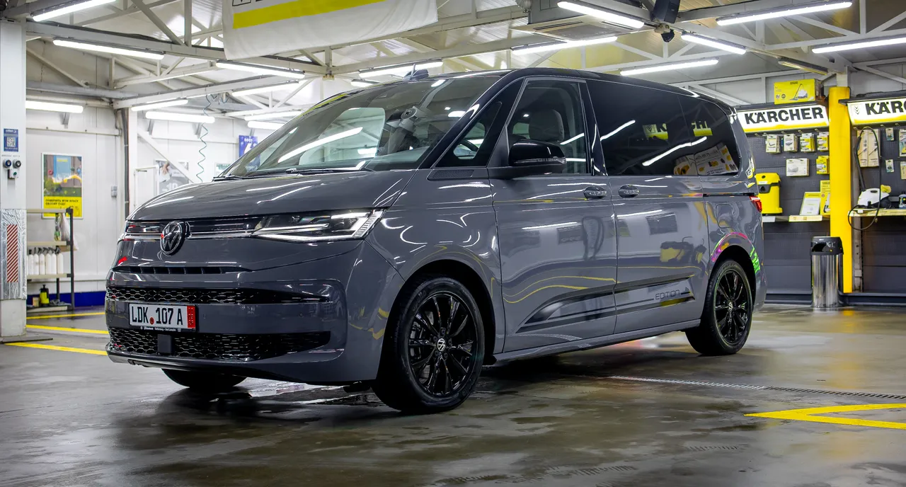 Volkswagen Multivan - фото 1