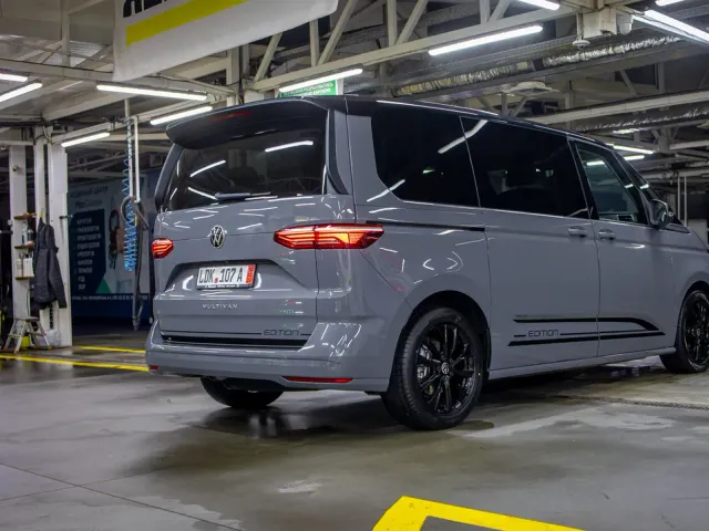 Volkswagen Multivan - фото 5