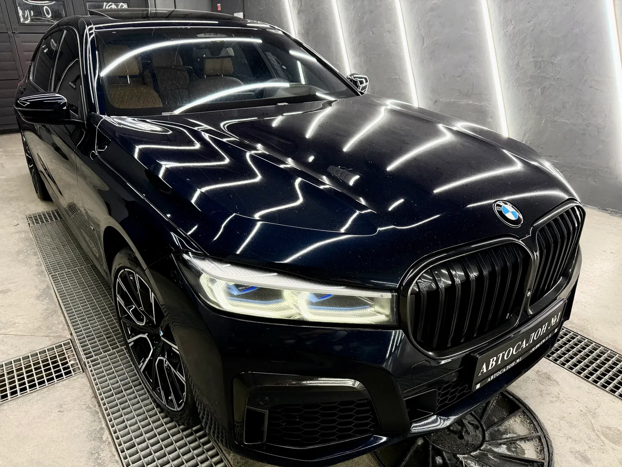 BMW 7 серії - фото 1