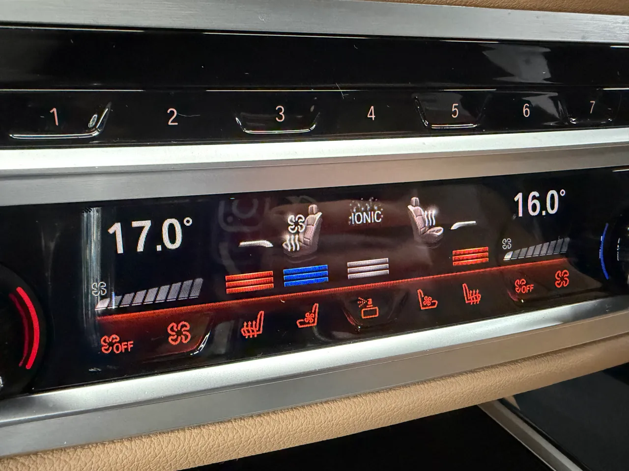 BMW 7 серії - фото 12