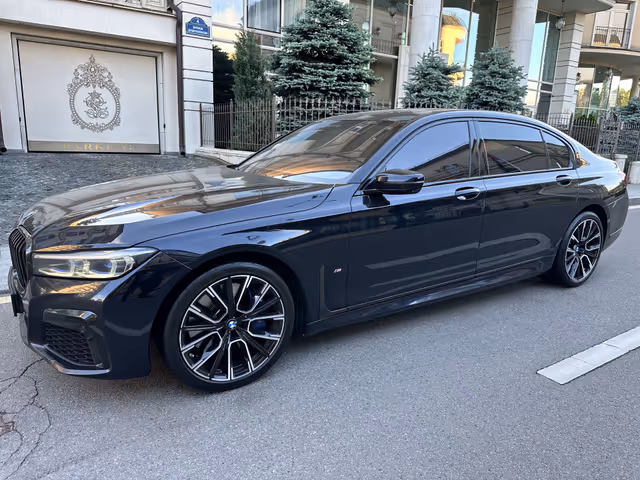 BMW 7 серії - фото 3