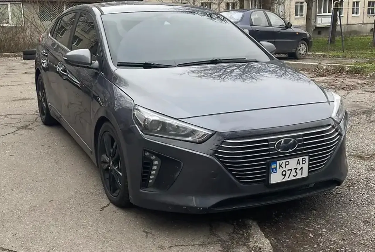 Hyundai IONIQ - фото 1