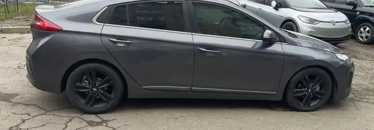 Hyundai IONIQ - фото 3