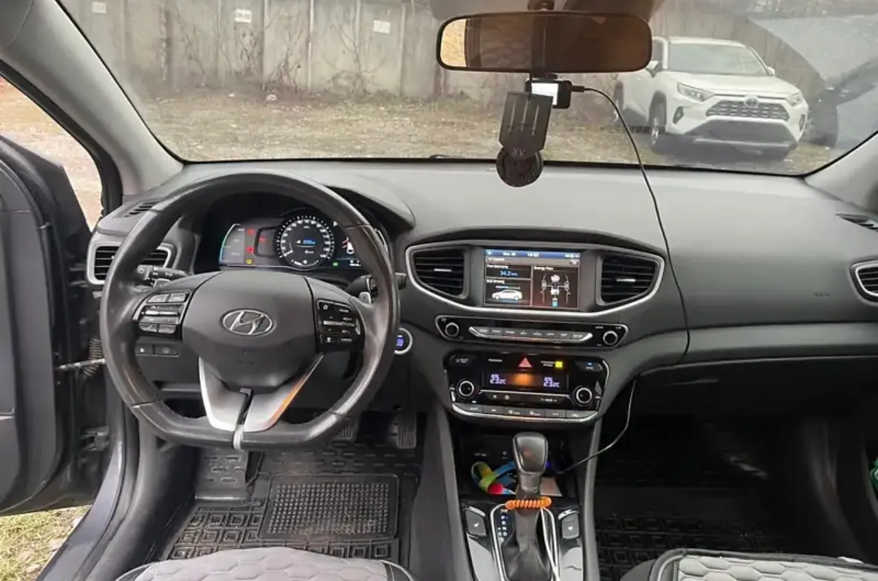 Hyundai IONIQ - фото 7