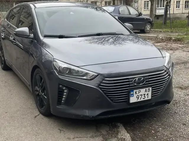 Hyundai IONIQ - фото 1