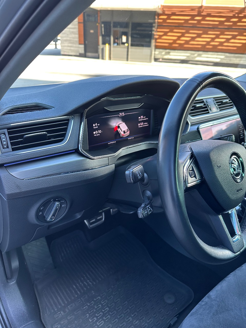 Skoda Superb - фото 9