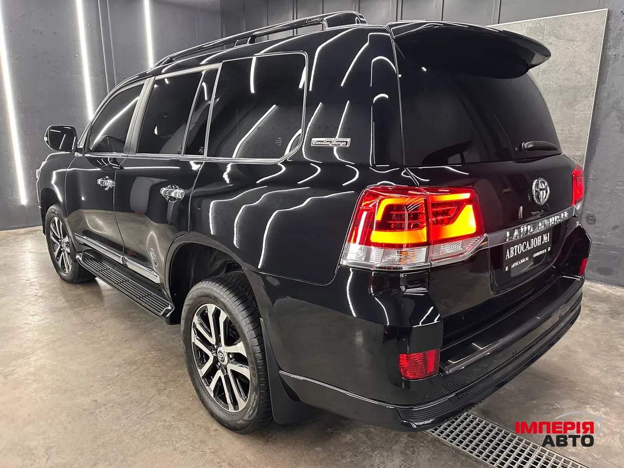 Toyota Land Cruiser - фото 8