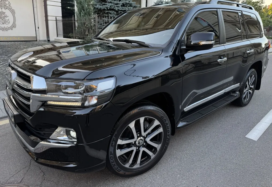 Toyota Land Cruiser - фото 1