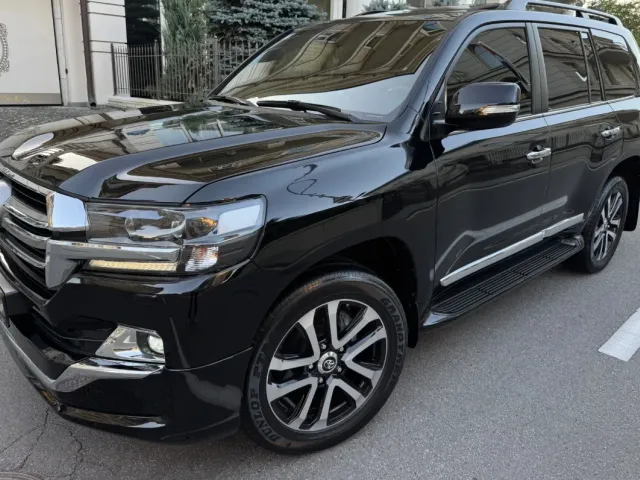 Toyota Land Cruiser - фото 1
