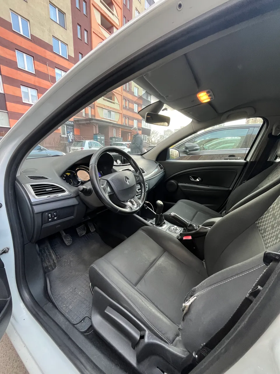 Renault Megane - фото 10