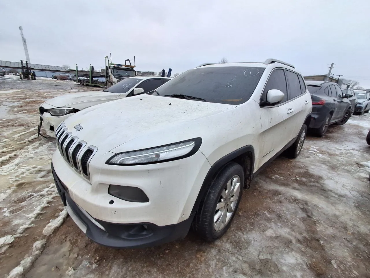 Jeep Cherokee - фото 3