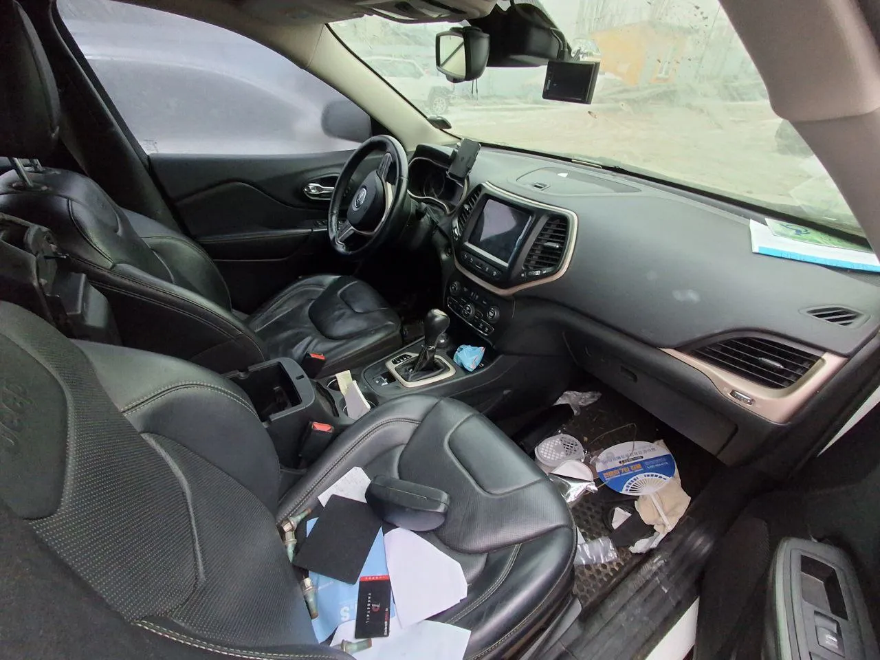 Jeep Cherokee - фото 15