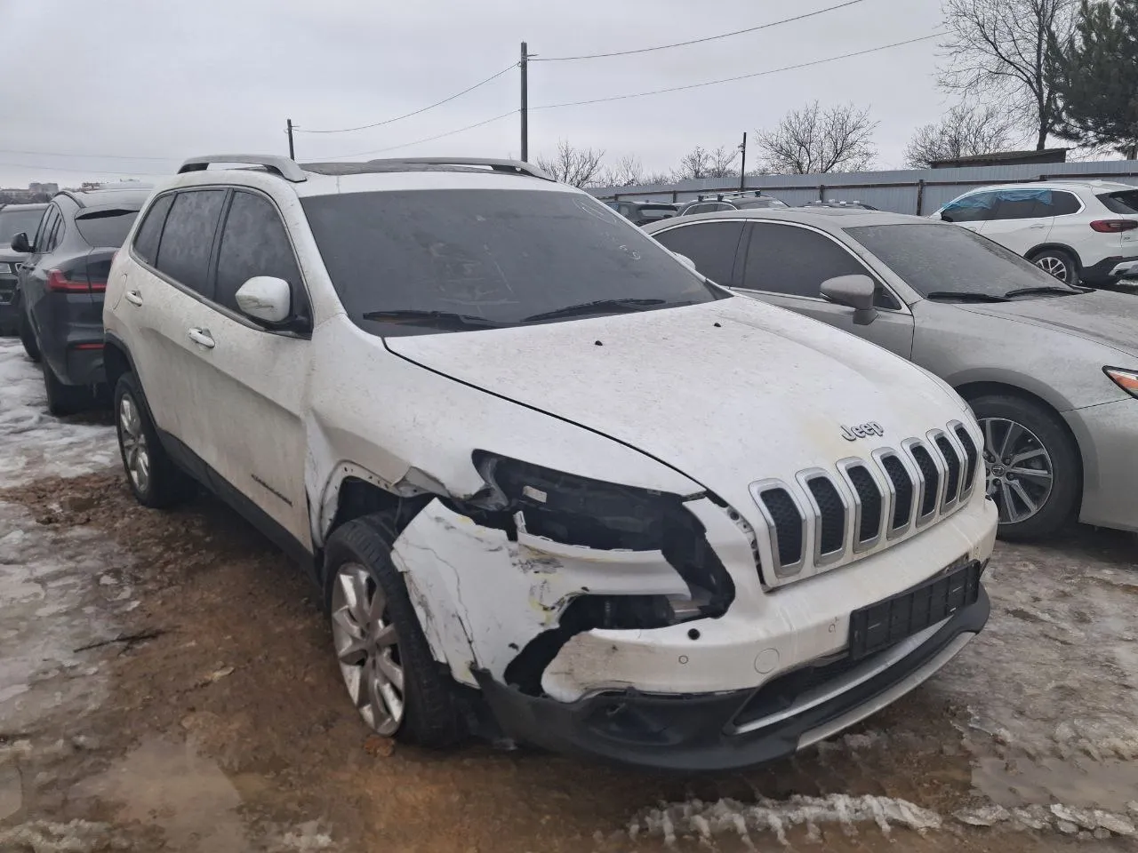 Jeep Cherokee - фото 1