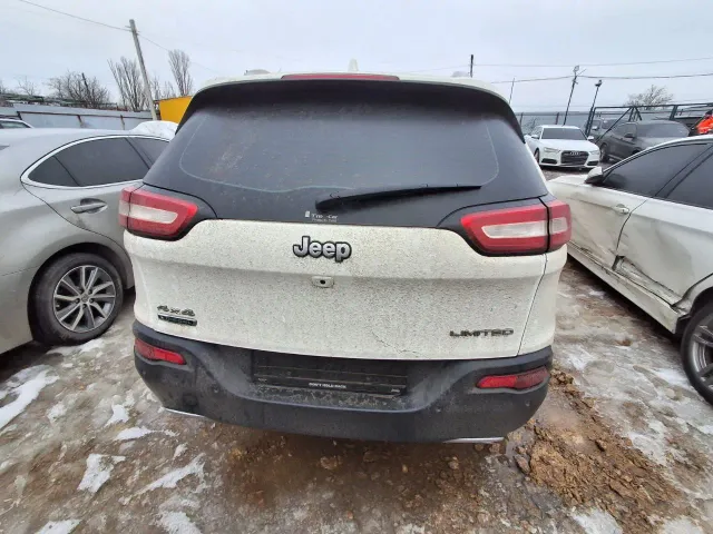 Jeep Cherokee - фото 5