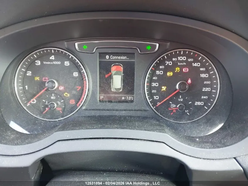 Audi Q3 - фото 8