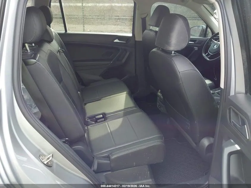 Volkswagen Tiguan - фото 7