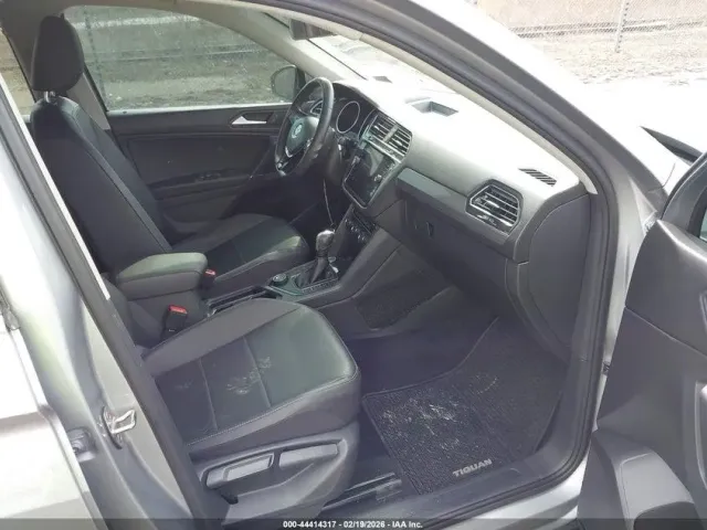 Volkswagen Tiguan - фото 5