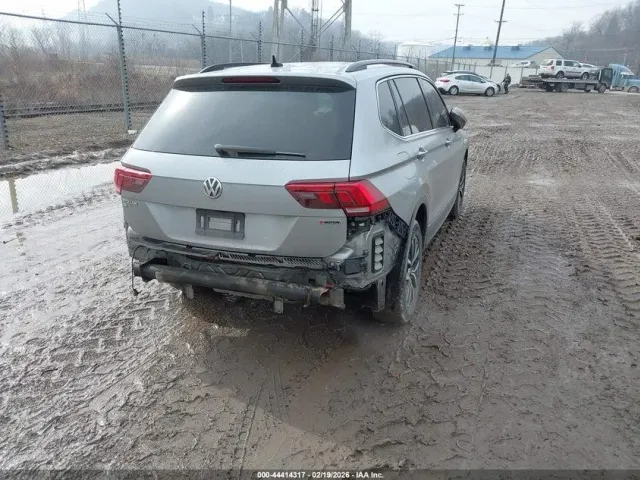 Volkswagen Tiguan - фото 4