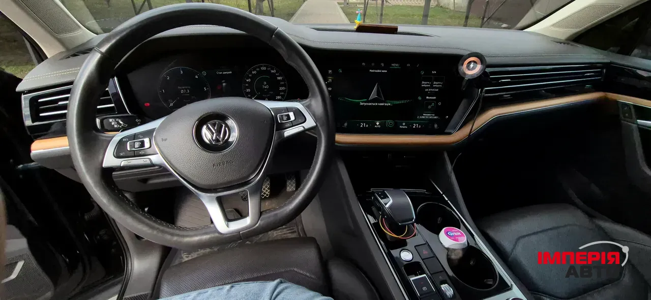 Volkswagen Touareg - фото 5