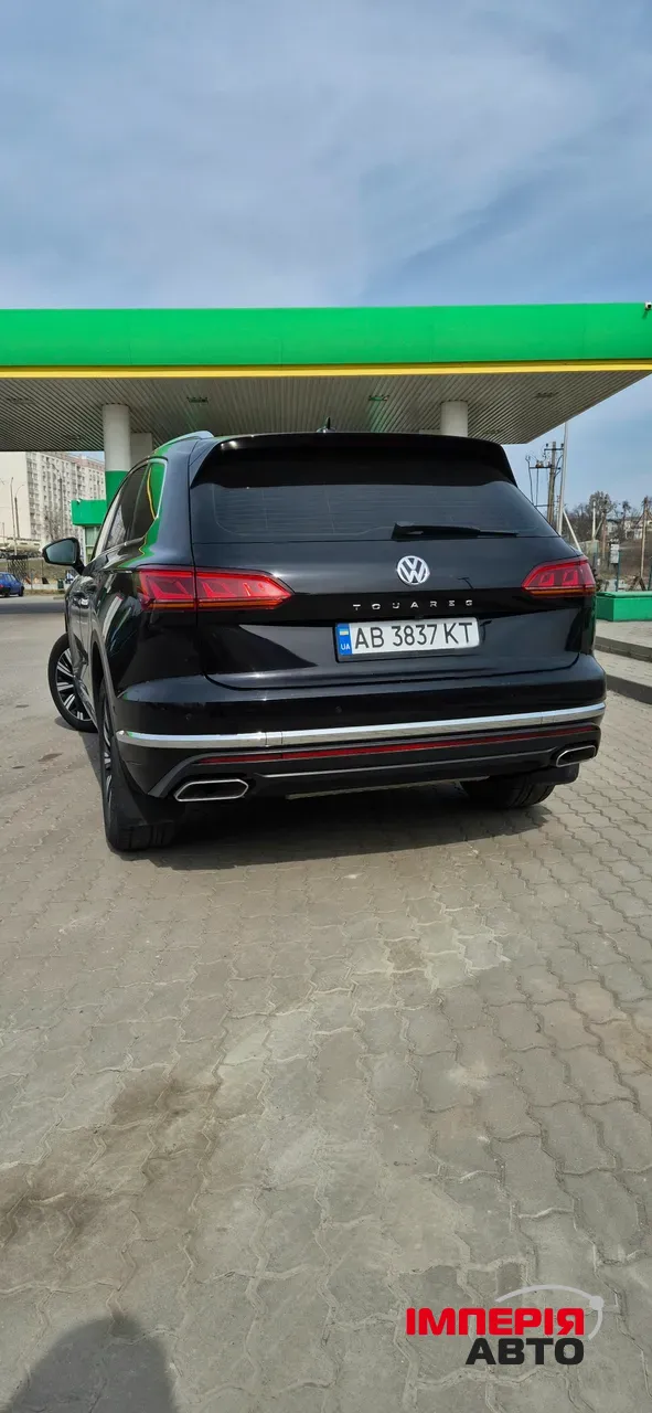 Volkswagen Touareg - фото 2