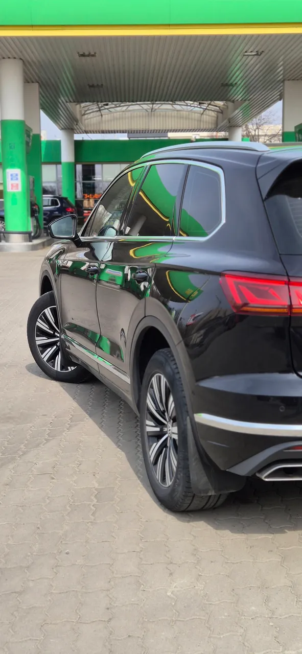 Volkswagen Touareg - фото 4