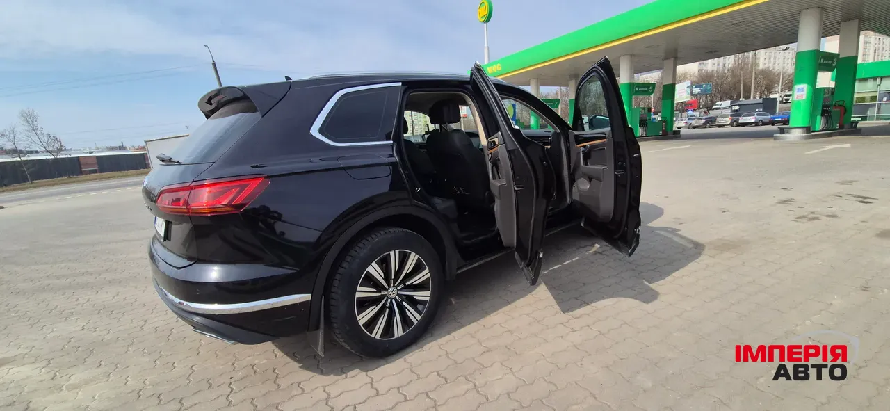 Volkswagen Touareg - фото 9